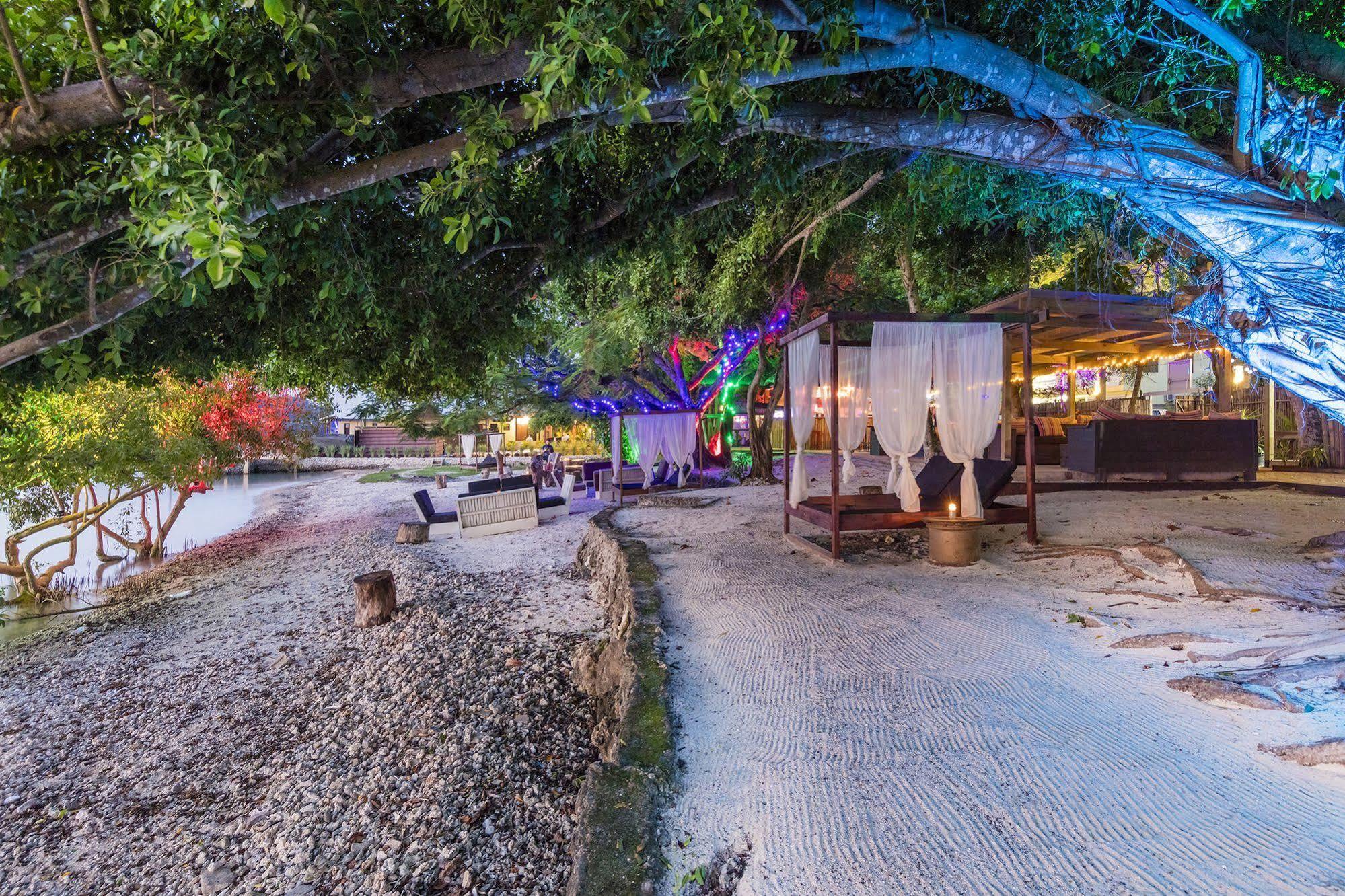 Chantillys On The Bay Port Vila Exterior photo